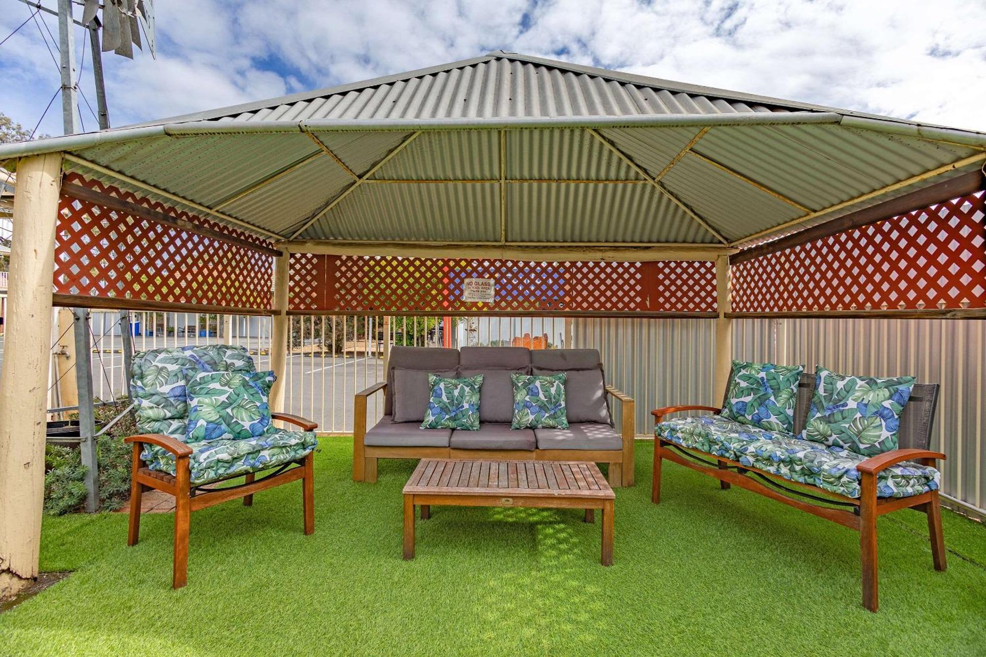 Comfort Inn Shearing Shed Anafi Exterior foto